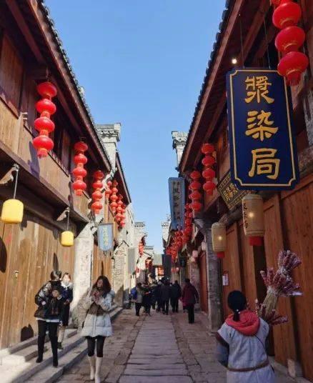 芜湖古城吃瓜,夏日吃瓜盛宴,探寻古韵中的清凉时光 第2张 芜湖古城吃瓜,夏日吃瓜盛宴,探寻古韵中的清凉时光 第2张